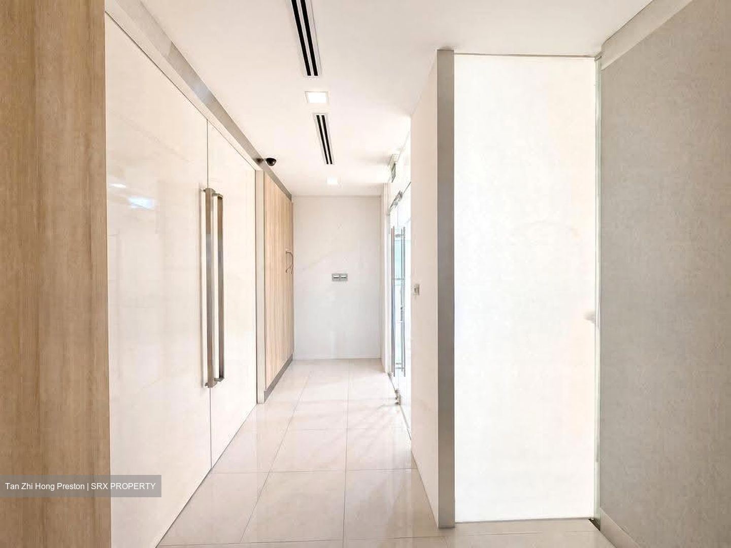 Sif Building (D1), Office #633265971